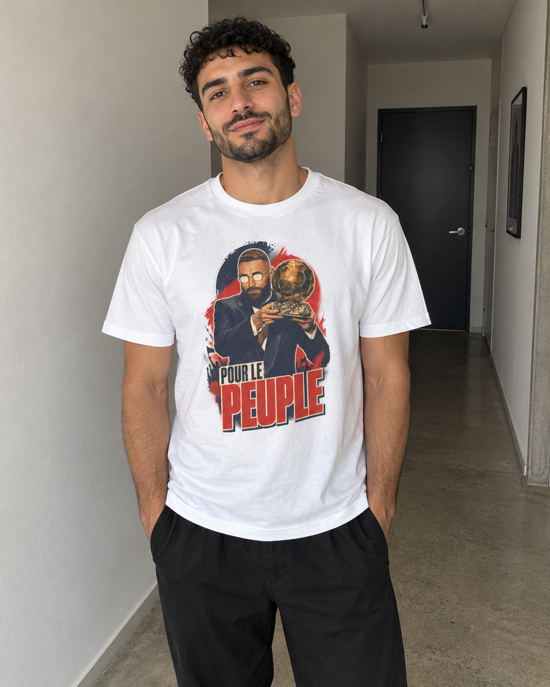 T‑Shirt — REKOGN, mise en scène façon UGC